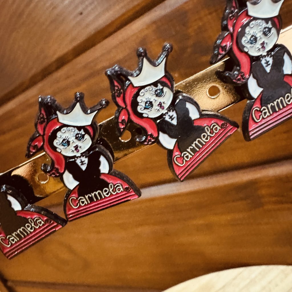 PINS CARMELA♥️